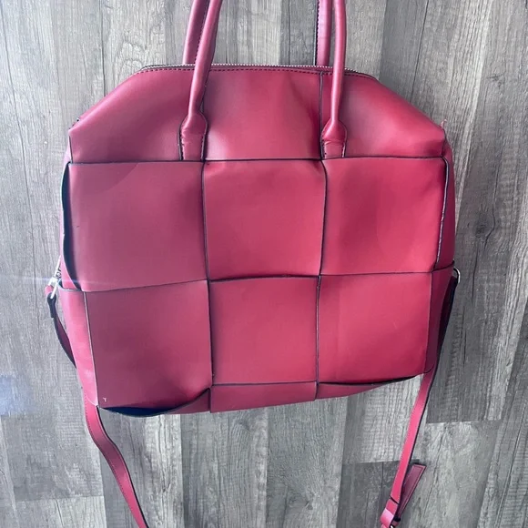 Bottega Veneta Tote Elegant Red Woven Tote Bag Full Zip - Picture 4 of 15